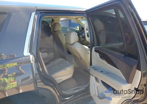 2016 Cadillac Escalade Premium Collection z USA, uszkodzony, nr VIN 1GYS4CKJ3GR145599